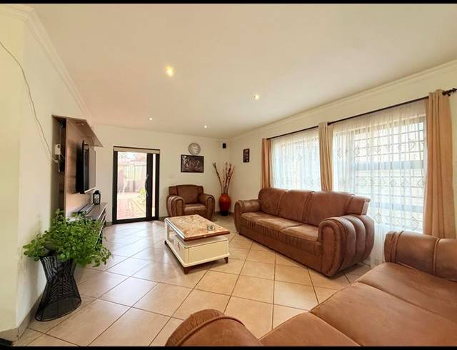 5 BEDROOM HOUSE FOR SALE IN TERENURE